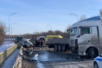 В Оренбурге погиб водитель автомобиля дорожников, в который врезался грузовик «МАН».