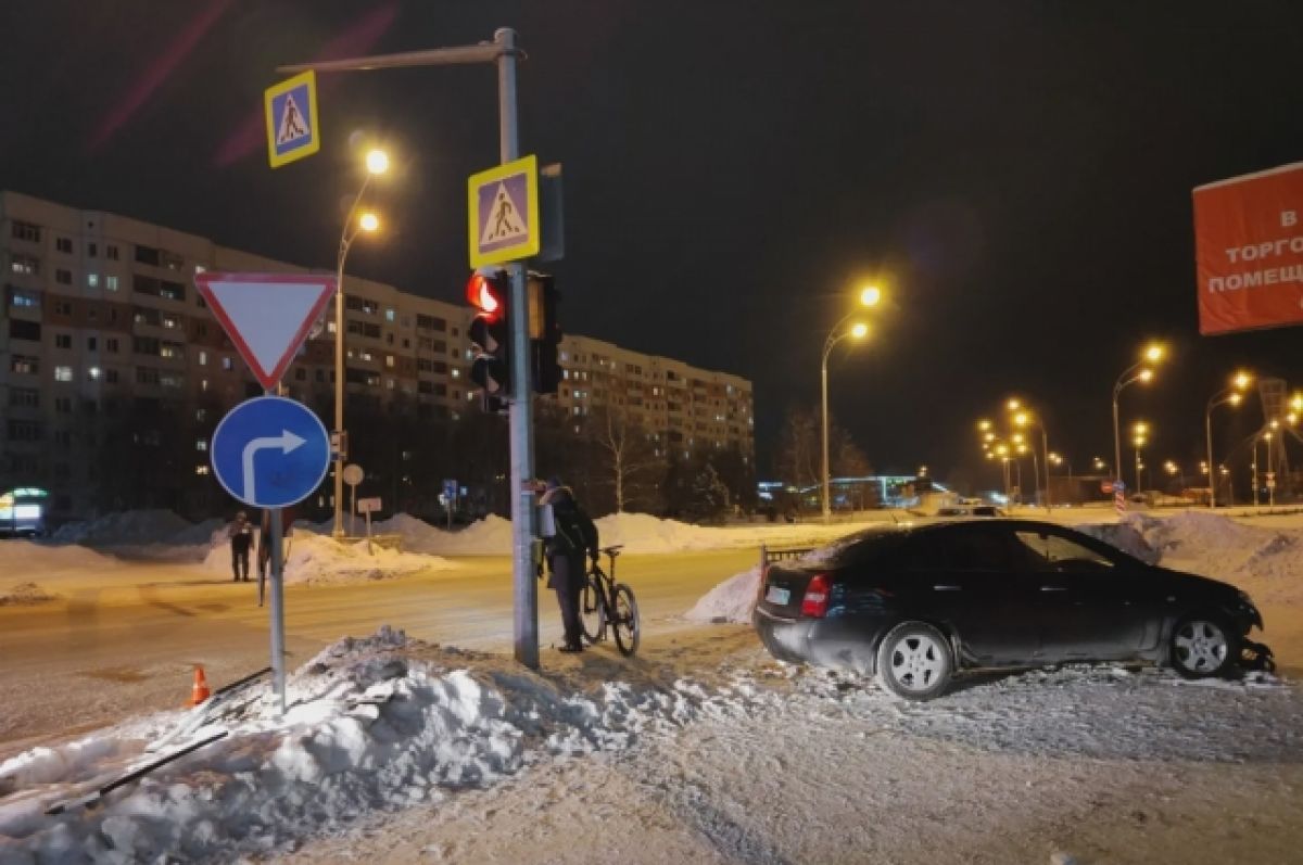 Сбит пешеход на тротуаре. ДТП Нижневартовск вчера 60 лет октября.