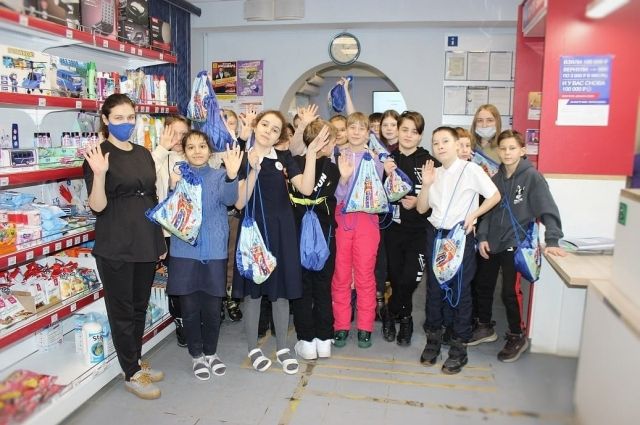 В Ханты-Мансийске школьники познакомились с работой отделений Почты России