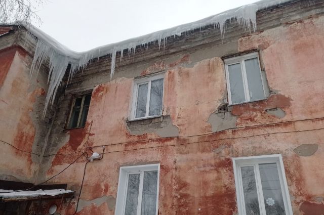 В Ульяновске очистили от сосулек 171 крышу многоэтажек