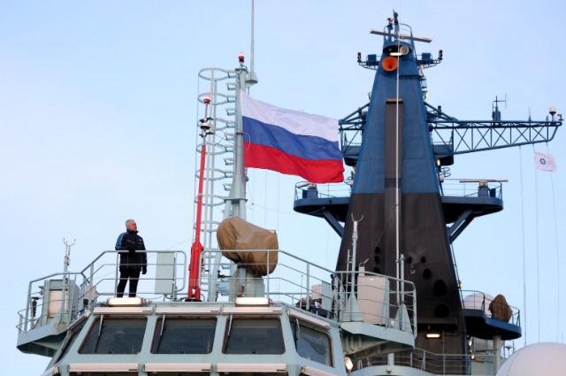 Поднятие государственного флага РФ на атомном ледоколе «Сибирь» в Мурманске