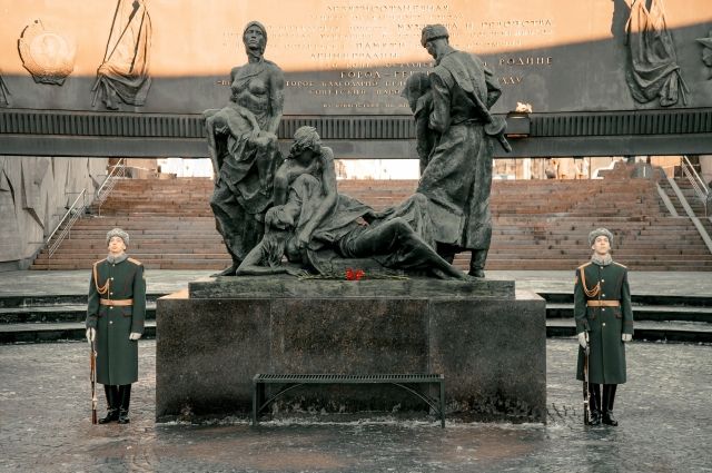 Росгвардия Югры поздравила ветеранов с годовщиной освобождения Ленинграда