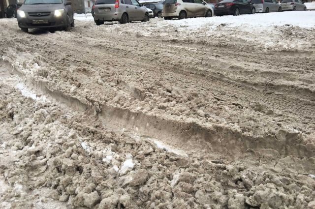 В Оренбурге 6 управляющих компаний накажут за заваленные снегом дворы