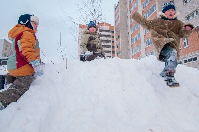 В Новосибирске УК оштрафовали на 150 тысяч рублей из-за снежных горок