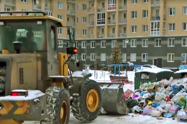 В четырех районах Петербурга ситуация с мусором остается сложной