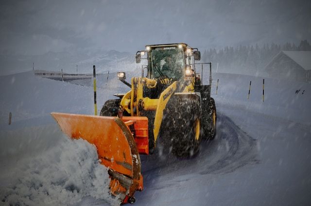 В 17 районах Саратовской области продолжаются снегопады
