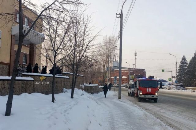 В центре Новосибирска из-за сообщений о минировании эвакуировали суд