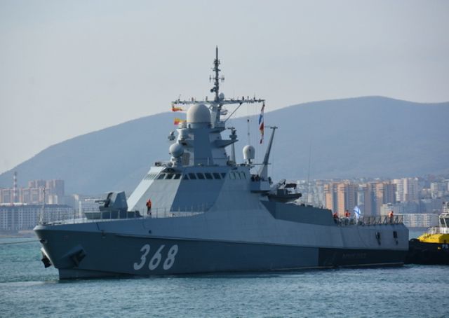 В акватории Черного моря проходят учения кораблей Черноморского флота