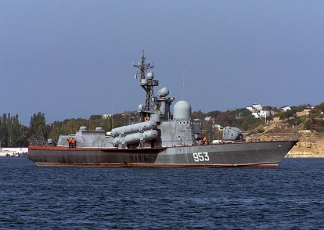 Корабли Черноморского флота отработали действия по ведению морского боя