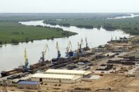 На встрече с президентом решено начать строительство грузового терминала в порту Оля