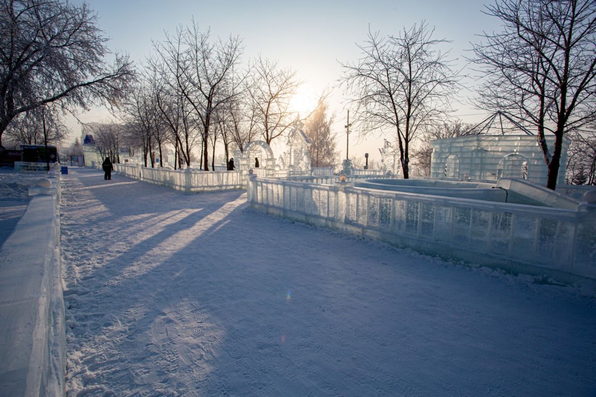 ледовый городок на набережной новосибирск