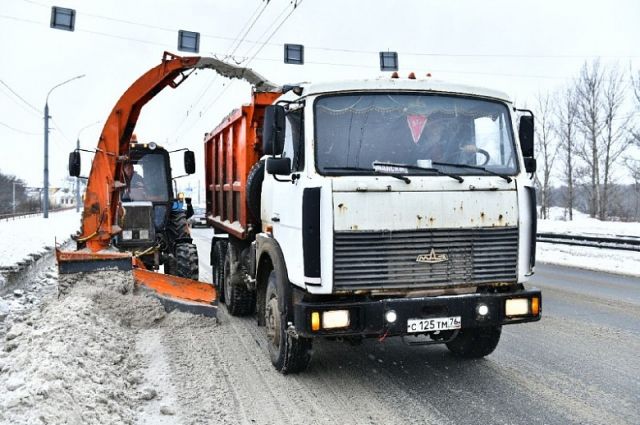 Больше 27 тысяч кубометров снега вывезли с дорог Ярославля за неделю