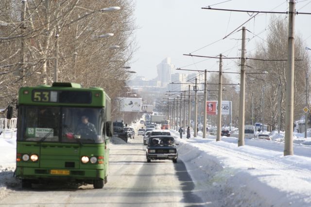 Автобусы в Петербурге массово изменили маршруты из-за погодных условий