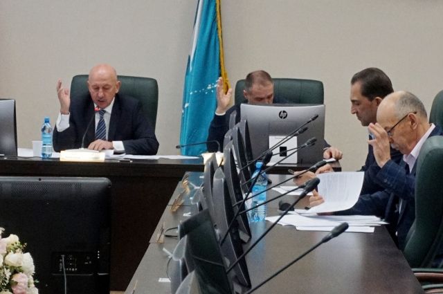 Голосование комитета по социальной политике Сахалинской областной Думы.
