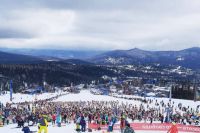 В 2019 году в Шерегеше установили новый рекорд России по самому массовому спуску с горы в купальных костюмах на лыжах и сноубордах.