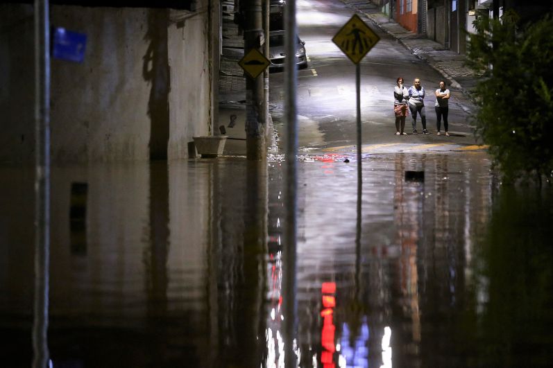 Затопленная улица в Кайейрасе