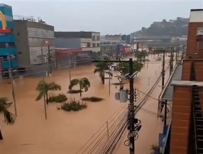 Наводнение, вызванное проливными дождями