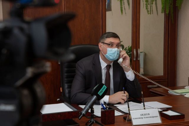 Александр Авдеев вновь выступил за снос лишних этажей дома в Коммунаре
