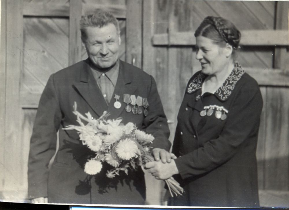 ФОТО №24. 1965 г. Мои родители.