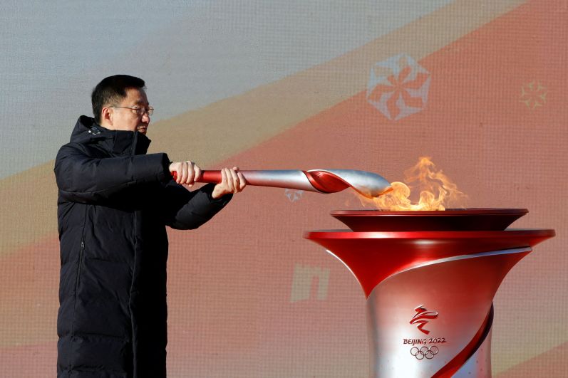 Первый вице-премьер Госсовета КНР, член Постоянного комитета Политбюро ЦК КПК Хань Чжэн во время церемонии старта эстафеты огня зимней Олимпиады 2022 года в Олимпийском парке
