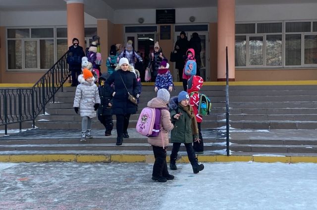 Утром 3 февраля был эвакуирован ряд городских учебных учреждений.