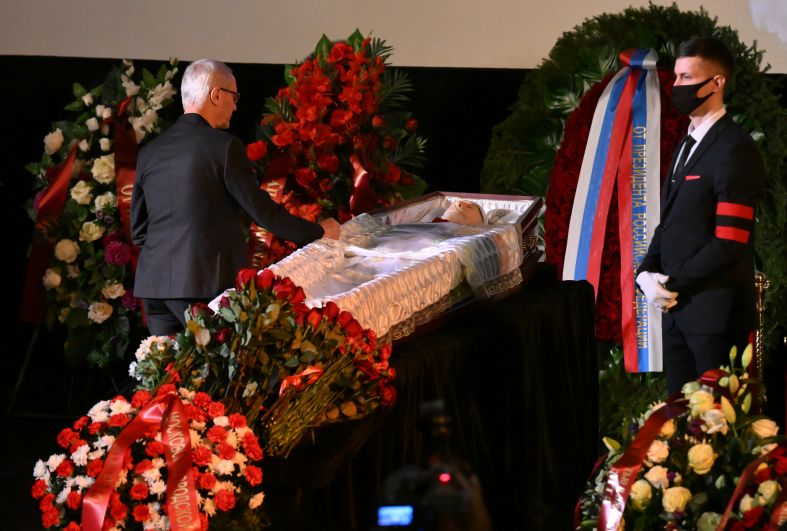 Актёр, режиссёр, депутат Московской городской думы Евгений Герасимов на церемонии прощания с режиссёром Виктором Мережко в Доме кино