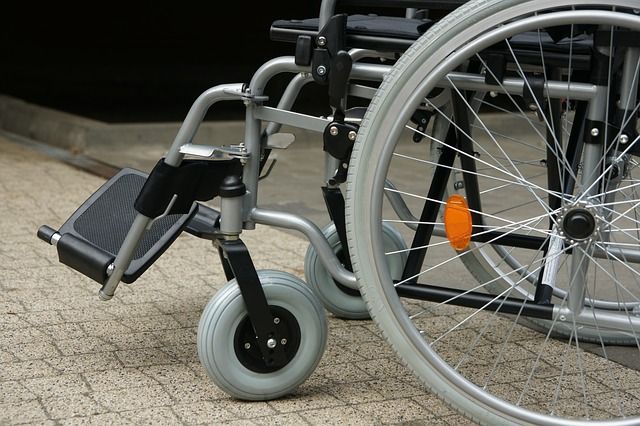 В Барнауле мужчина украл инвалидную коляску