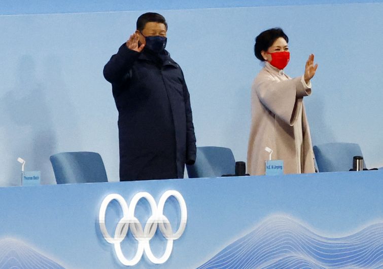 Председатель КНР Си Цзиньпин и его супруга Пэн Лиюань на церемонии открытия зимних Олимпийских игр в Пекине