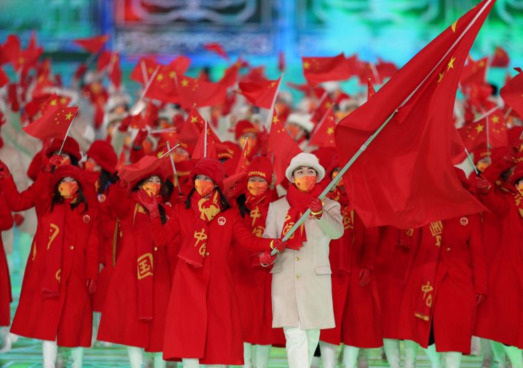 Олимпийская команда Китая во время парада атлетов на церемонии открытия