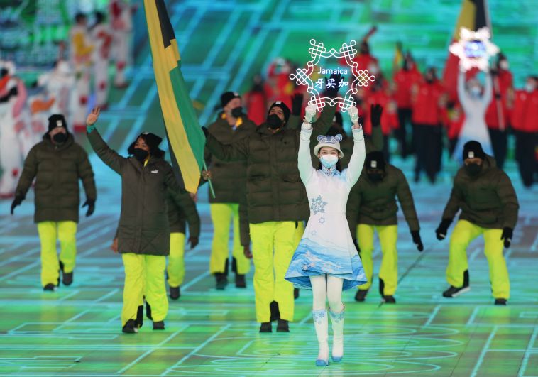 Члены сборной Ямайки во время парада атлетов на церемонии открытия XXIV зимних Олимпийских игр в Пекине
