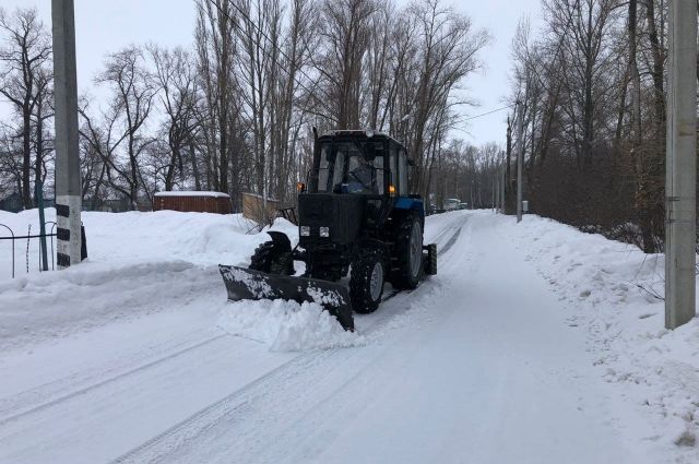 Дороги в Саратовской области чистят 882 снегоуборочные машины