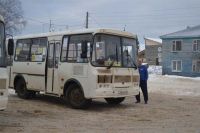 В Оренбурге пассажирка «ПАЗика» остановила автобус на ходу, когда водителю стало плохо и он потерял управление.