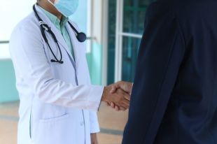 Ещё больше медработников получат жильё