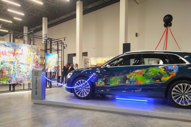 Гостям выставки в Нижнем Новгороде представили электрокар как арт-объект