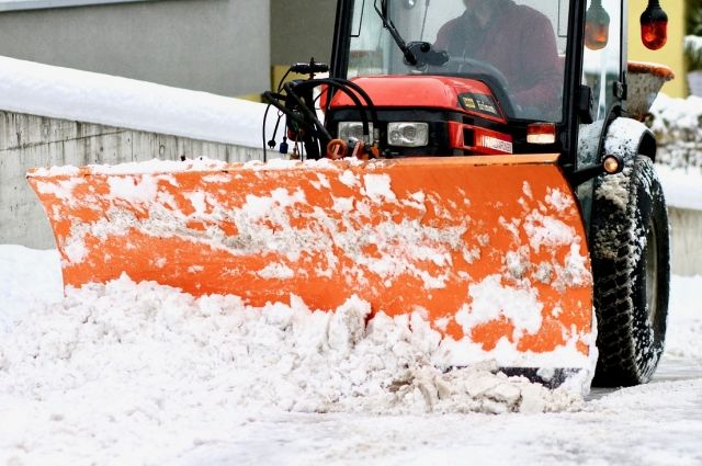В селе под Ульяновском во время уборки снега трактор насмерть сбил женщину