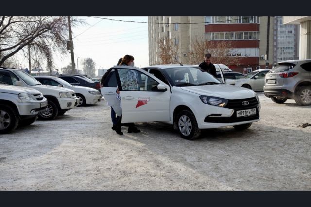 Паллиативная служба в Новосибирской области получила три новых автомобиля