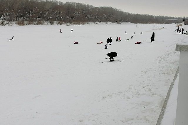 Оренбуржцы стали чаще выходить на лёд