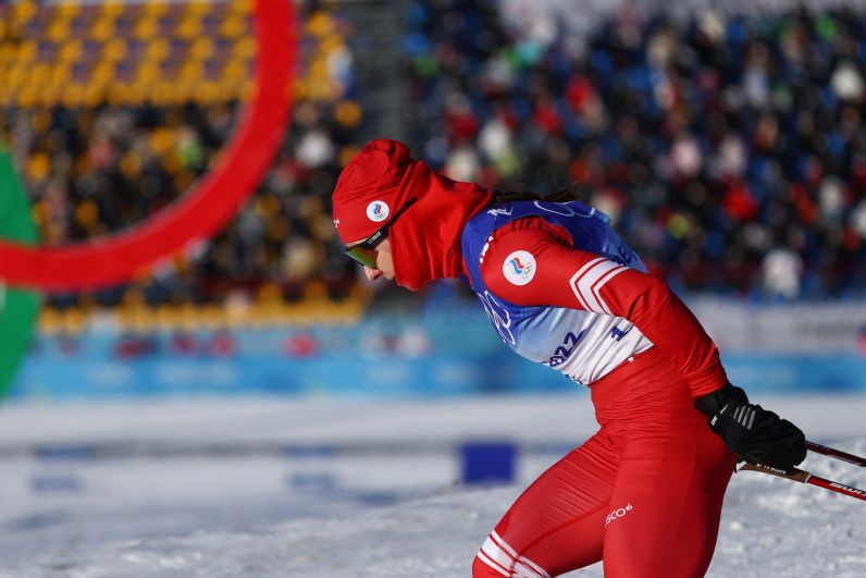 Российская лыжница Наталья Непряева завоевала серебряную медаль в скиатлоне на Олимпийских играх