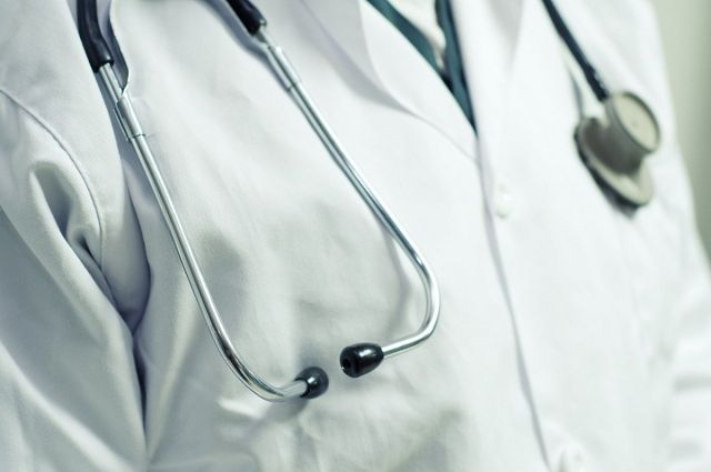 Омские врачи не попали в топ-15 по уровню зарплаты