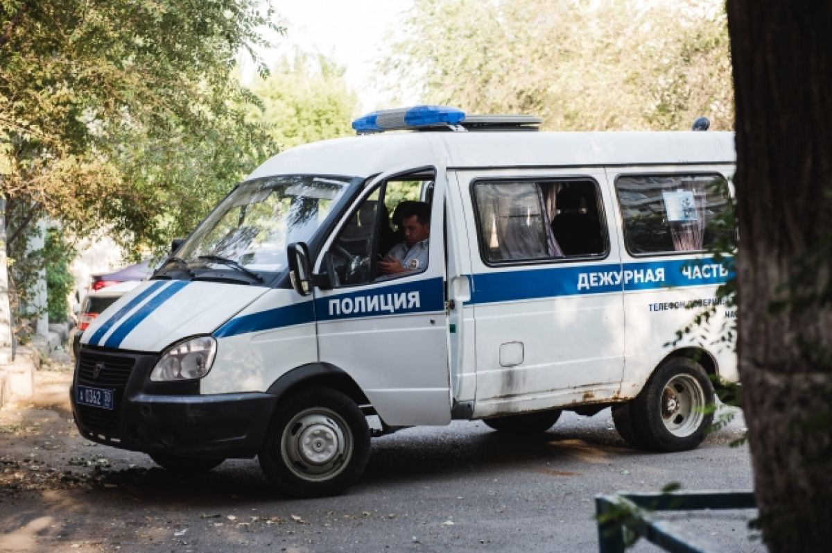 В Астрахани три экс-сотрудника ДПС воровали дизельное топливо | АиФ  Астрахань