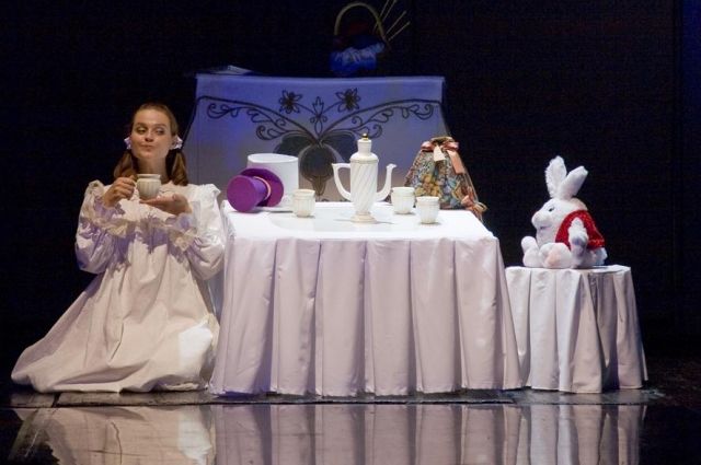 Уже 11 февраля Алиса пригласит зрителей на «безумное чаепитие». 