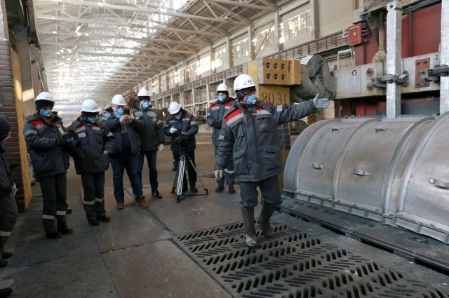 Представители экологических общественных организаций сегодня посетили Красноярский алюминиевый завод компании РУСАЛ. Экоактивисты проверили, как работает предприятие во время режима НМУ.
