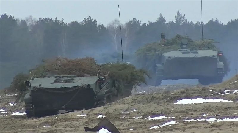 Боевые машины десанта (БМД) во время совместных российско-белорусских учений «Союзная решимость-2022»