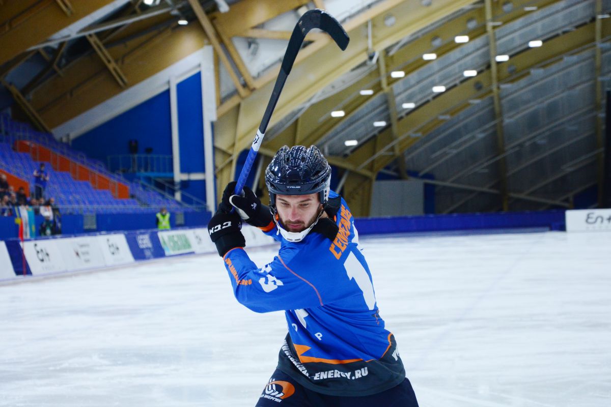 Хоккей с мячом байкал энергия иркутск. Юсупов Байкал энергия. Байкал энергия 10.8.2022. Хоккей с мячом Байкал энергия.