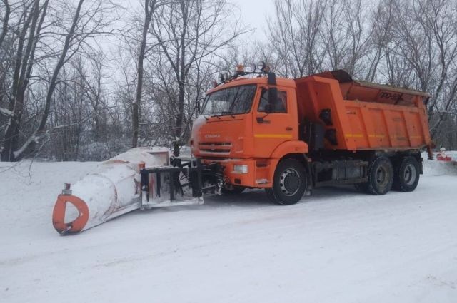 В 20 районах Саратовской области продолжается снегопад