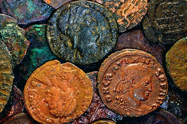 Житель Южной Кореи пытался незаконно вывести монеты 18 века