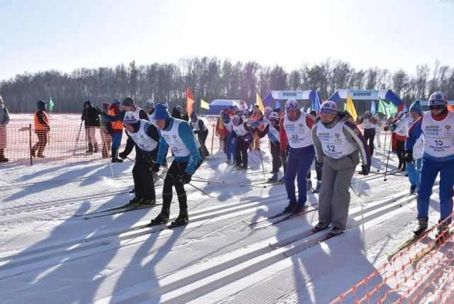 Губернатор Травников не смог принять участие в «Лыжне России»