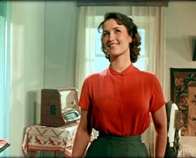Зинаида Кириенко в роли Катерины в кадре из фильма «Поэма о море» (1958)