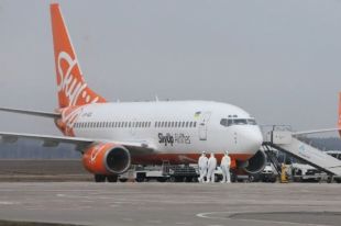 Самолет авиакомпании SkyUp не смог приземлиться в Киеве: причина.