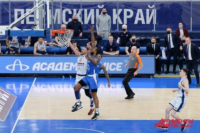 Баскетбольный матч «Парма-Париматч» - «Калев» в Перми. Фотолента